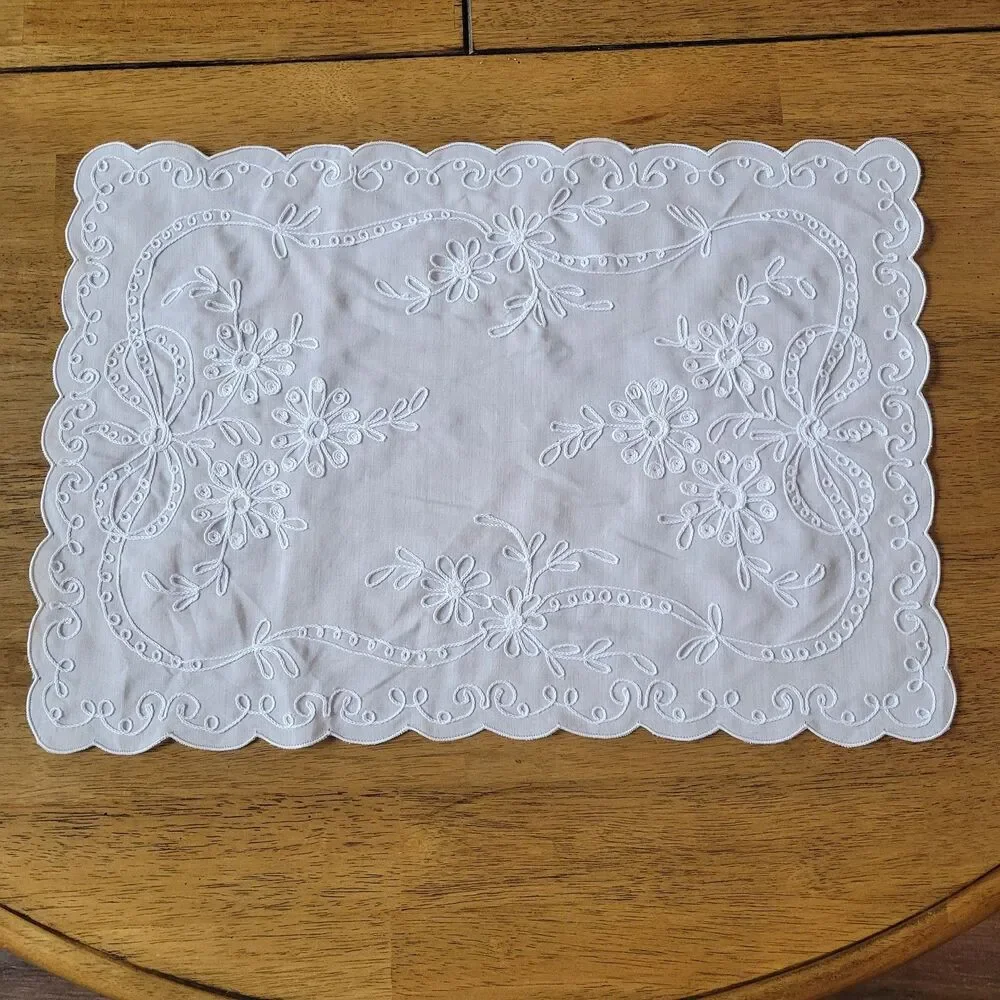 VTG Madeira Embroidered 66x104 Banquet Tablecloth 12 Placemats Table Runner set